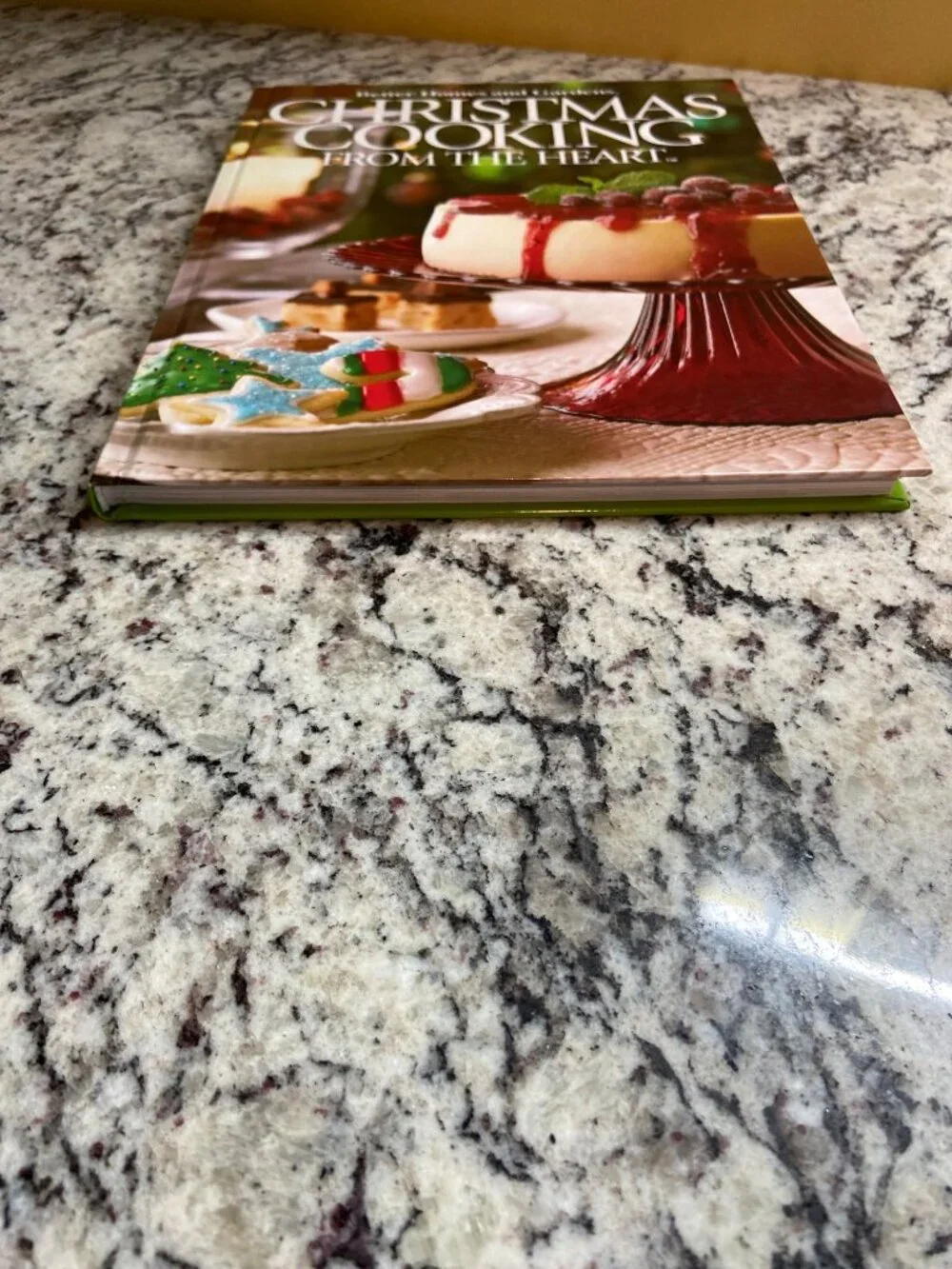 Better Homes & Gardens Christmas Cooking from the Heart 2007 Hardcover Cookbook